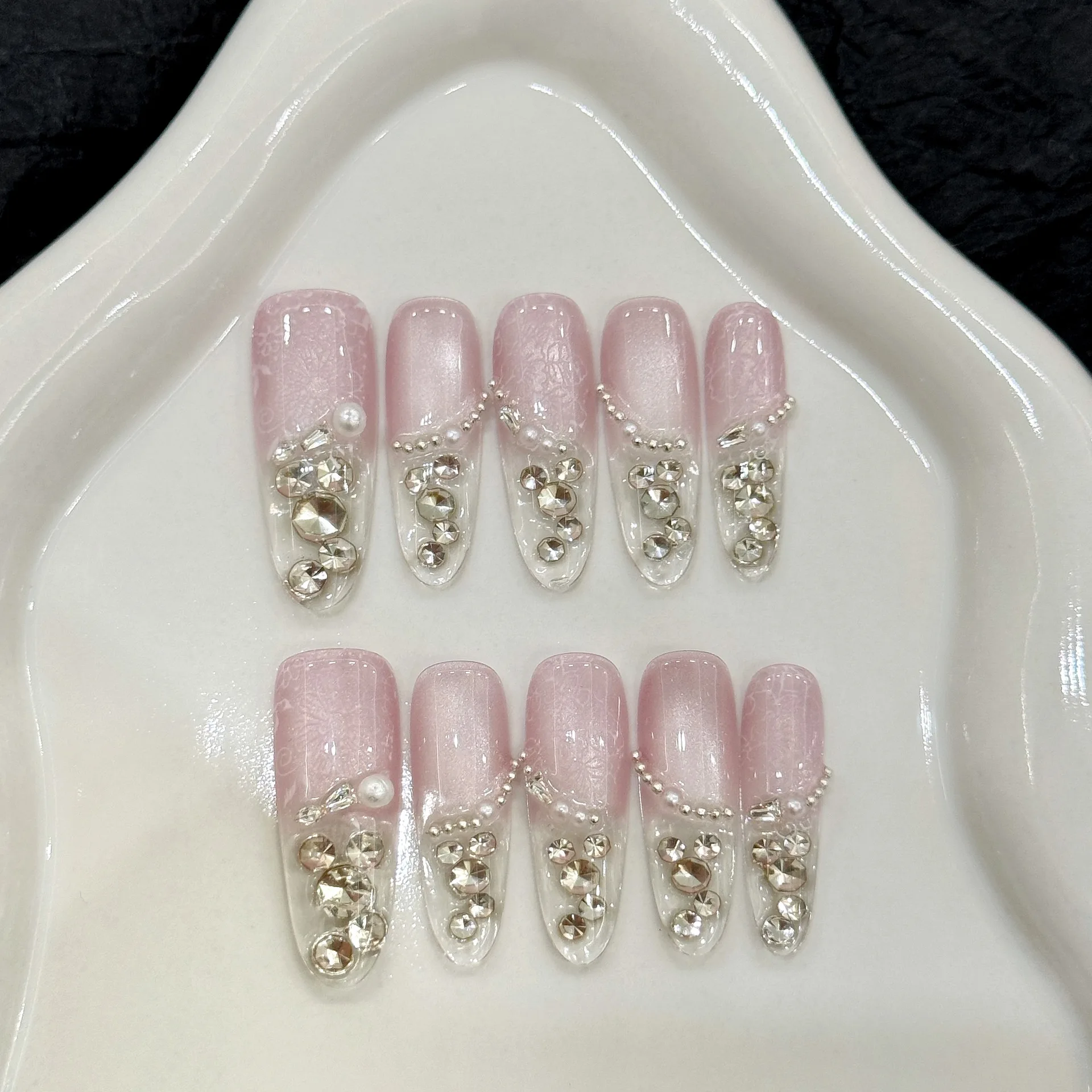 10 Stück luxuriöse handgefertigte Nägel zum Aufdrücken, langes, ovales, nacktes rosafarbenes Katzenaugen-Design mit 3-teiligem Werkzeug, selbstklebende Nagelklebelaschen Image