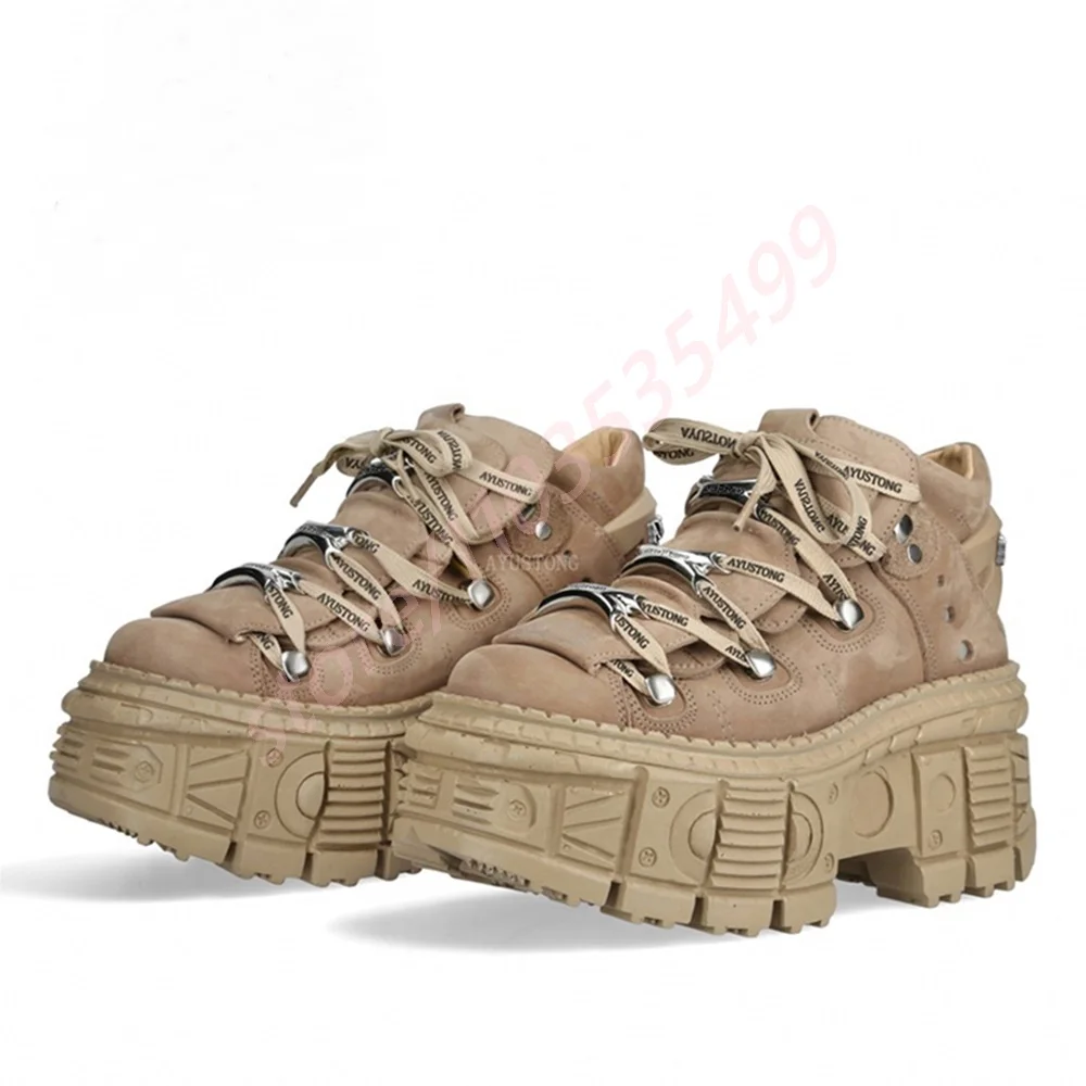 Dicke Sohle Metallnieten Y2K Motorradstiefel 2026 Neu Street Rock Punk Runde Schnürung Sportliche Freizeit-Kurzstiefel Mode 35-45 Pumps