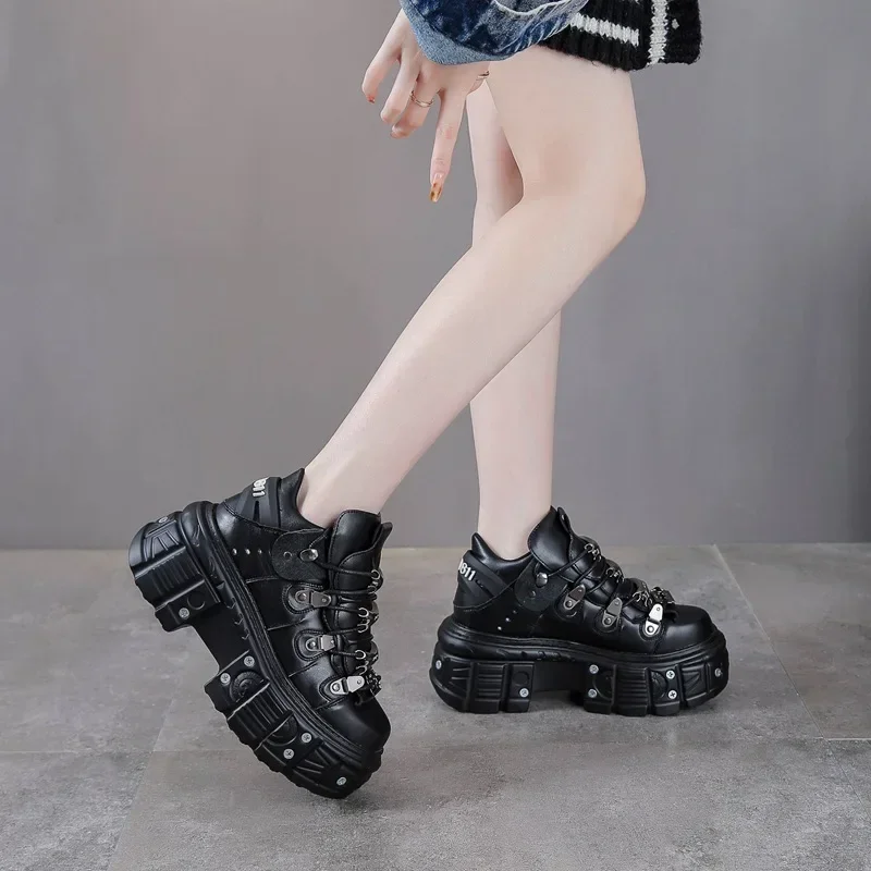 Frühling/Sommer Punk Stil frauen Schuhe Spitze Ferse Höhe 6CM Dicken sohlen Schuhe frauen Schuhe Rock stiefel Metall Dekorative Frauen