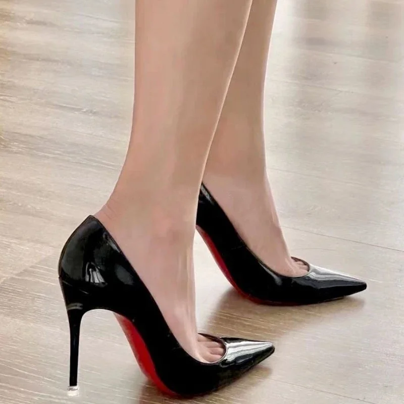 Sexy schwarze Bett-High-Heels für Frauen, 10 cm, Stiletto, spitze Zehen, nackte Pumps, rote glänzende Unterseite, Damen-Nachtclub-Abschlussball-Party-Schuhe 43