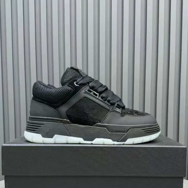 Men's shoes 2026 spring new style dad shoes thick soled white shoes height increasing sports and leisure shoes bread shoes trend