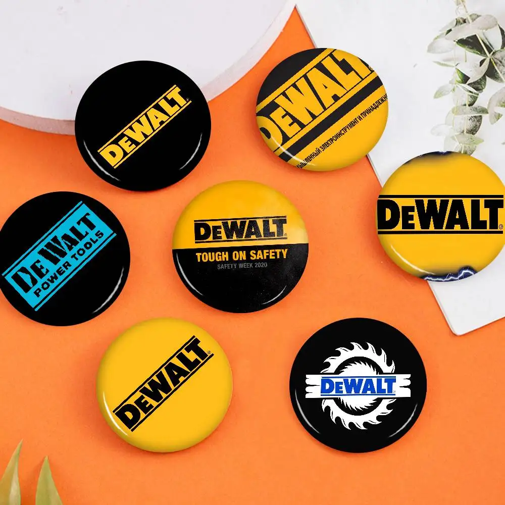 Klassisches Power-Logo D-DewaltS Neue Broschen Weiche Anstecknadel Lustiger Gnarpy auf einem Skateboard Meme-Abzeichen Gamer-Kollektion Geschenke Image