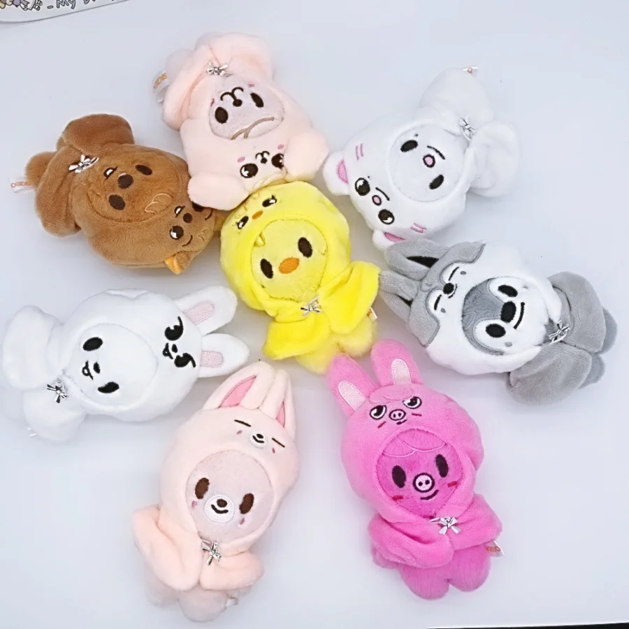 10cm SKZOO Plüsch-Umhang-Puppen-Schlüsselanhänger, Konzert-Fanartikel, weiches Plüsch-Accessoire, perfekt für Freunde und Begleiter Image