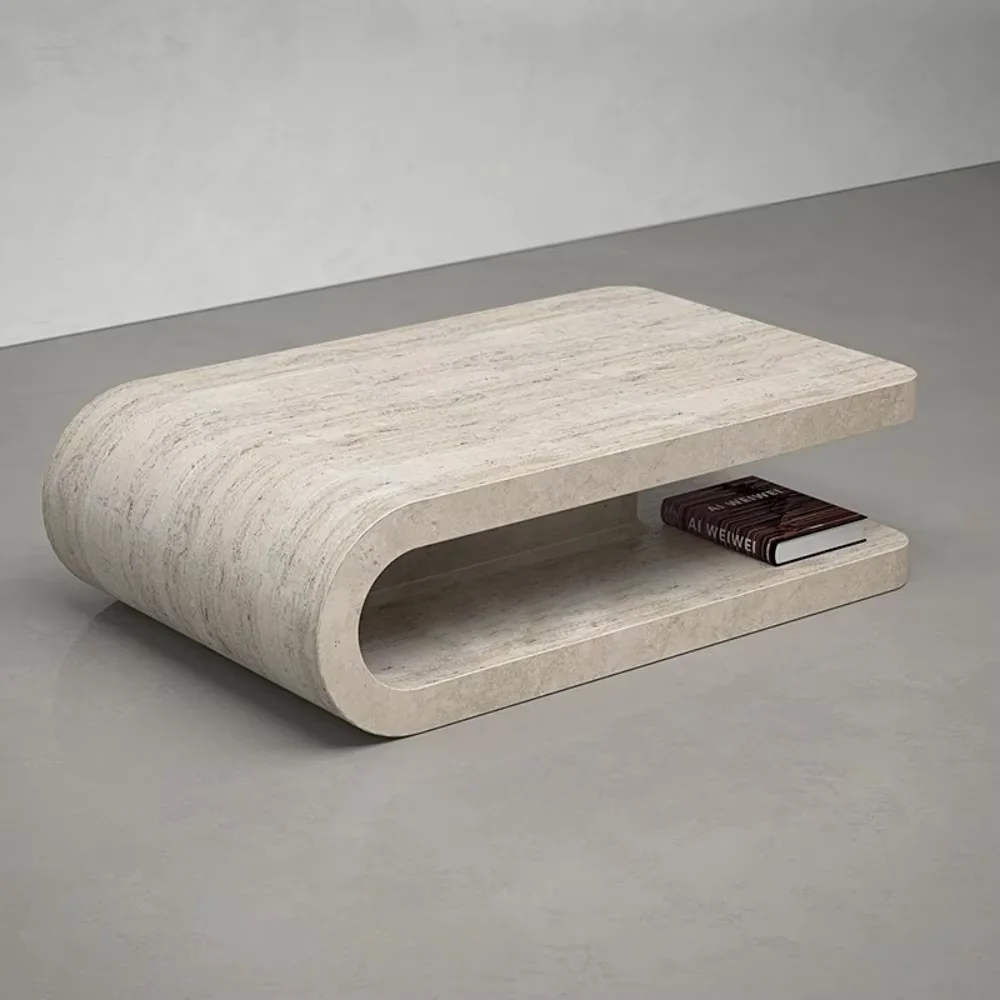 Hochwertiger Couchtisch aus Naturbeige Travertin im Design. Moderner römischer Travertin-Aufbewahrungstisch für kleine Wohnungen
