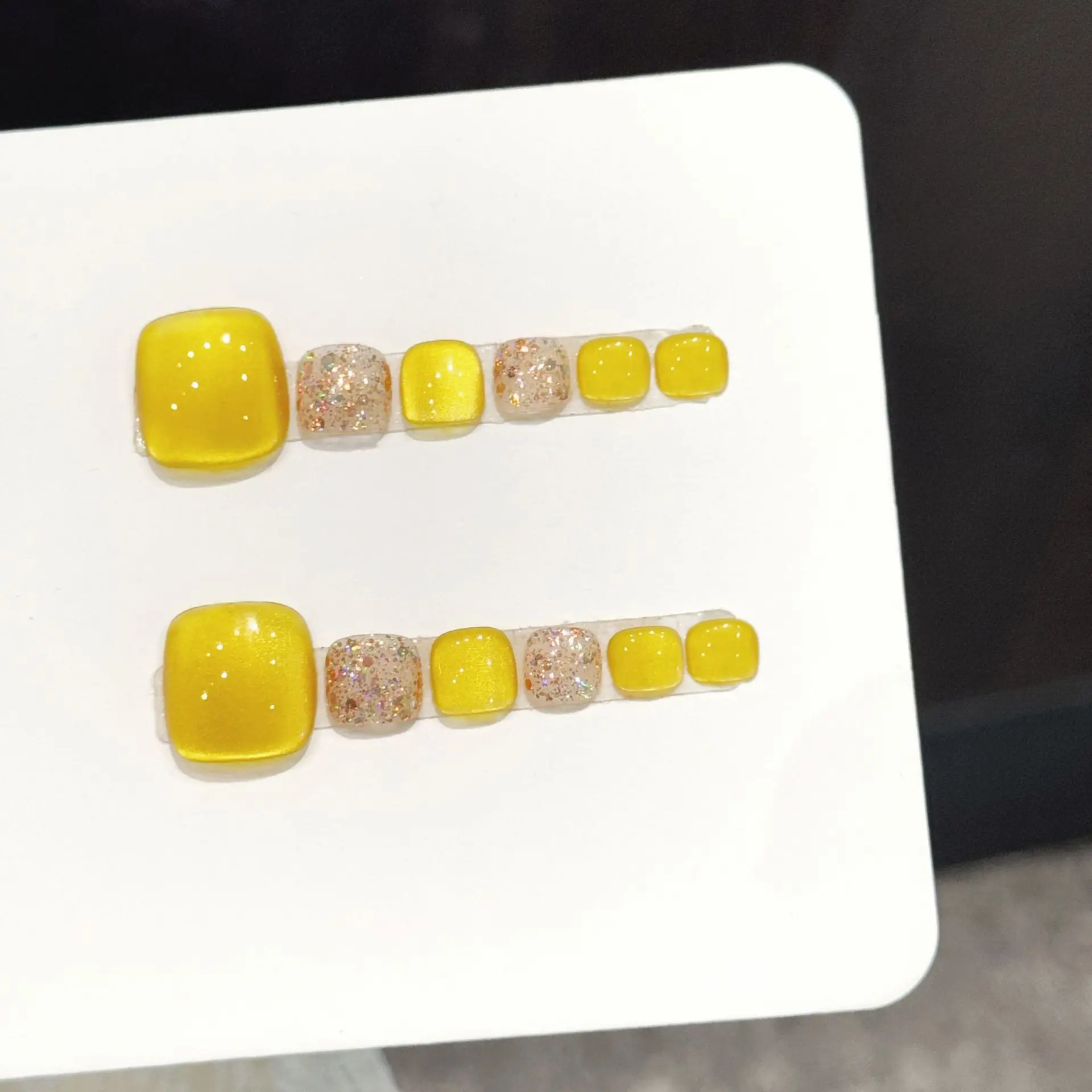 10 Stück kurze, quadratische, goldene Zitronen-Diamant-Press-On-Nägel, handgefertigt, für Zehennägel, Sommernägel, Sommerstil, Partys und Alltag. Image