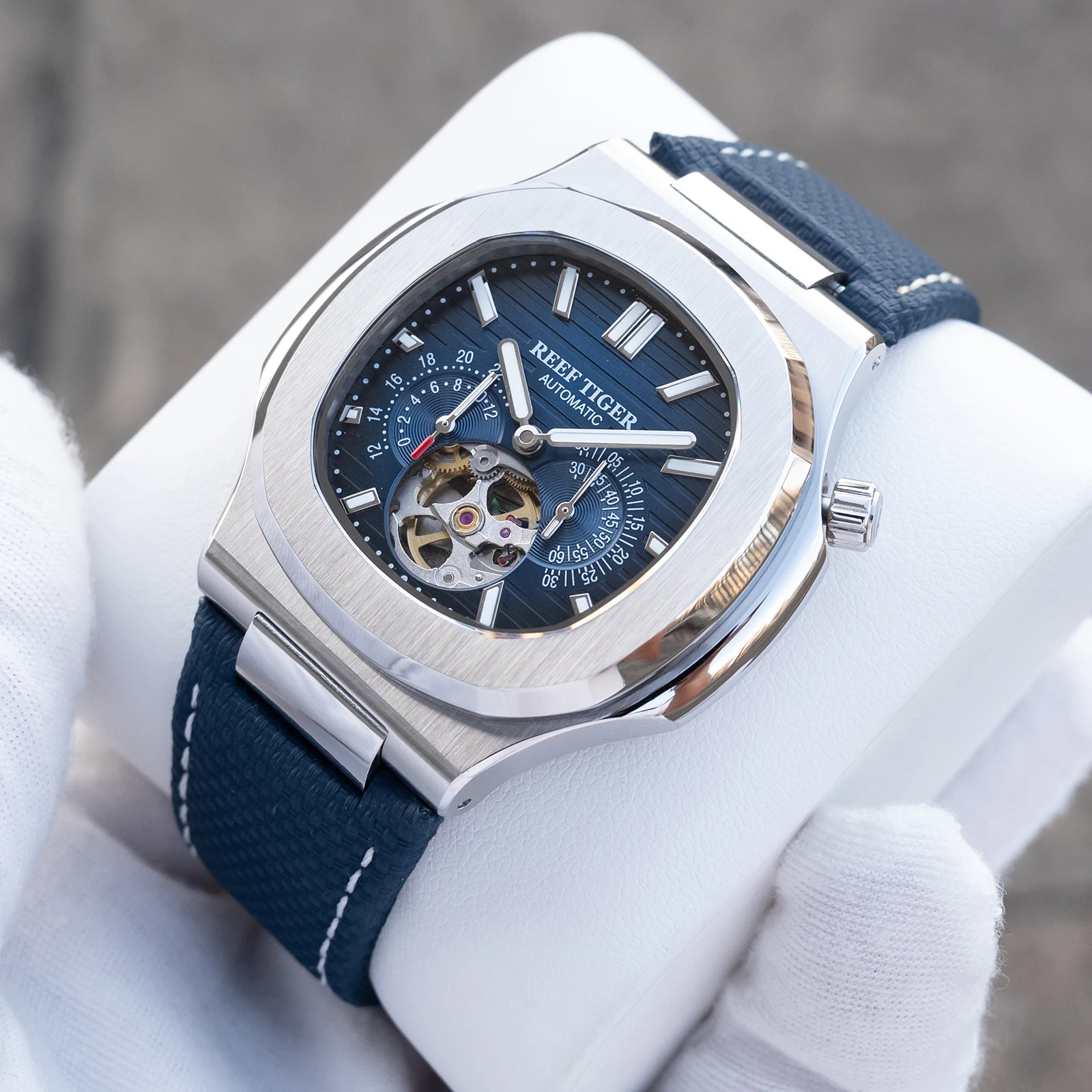 Reef Tiger Herren-Automatikuhr, luxuriös, 44 mm, quadratisch, mechanische Armbanduhr, Saphirglas, leuchtendes Skelett-Zifferblatt, Datum, 24 Stunden