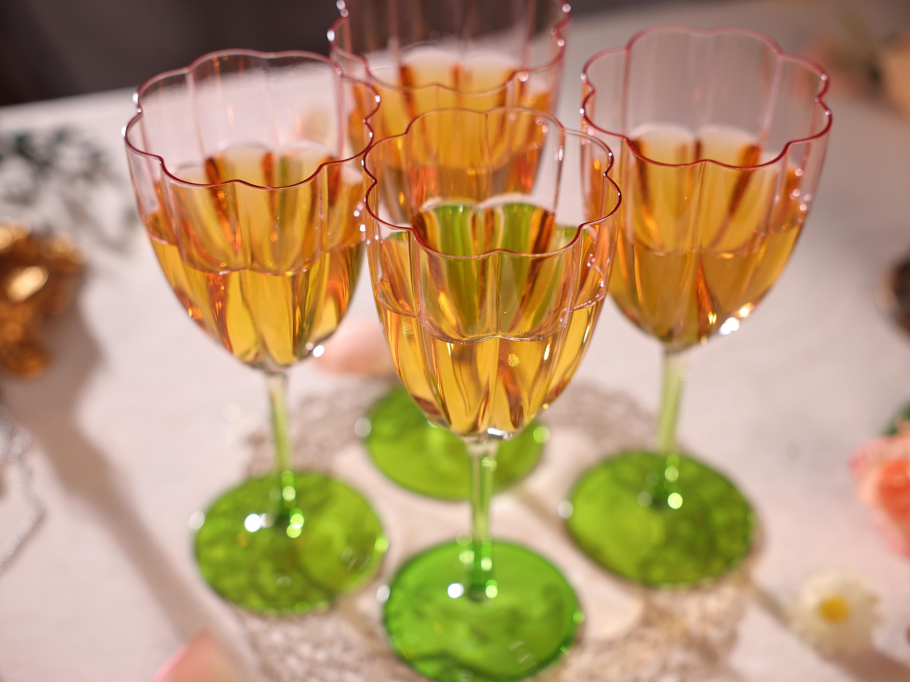 Set di 4 bicchieri da vino vintage a forma di tulipano, calici retrò colorati, eleganti bicchieri per brindisi di nozze, set di calici da cocktail, re