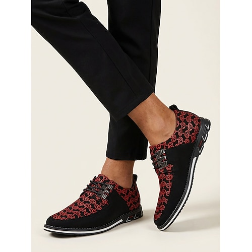 Bequeme, leichte und atmungsaktive Slip-on-Sneaker aus bedrucktem Stoff für Herren, ideal für Hochzeiten im Freien und Sommerveranstaltungen. Image