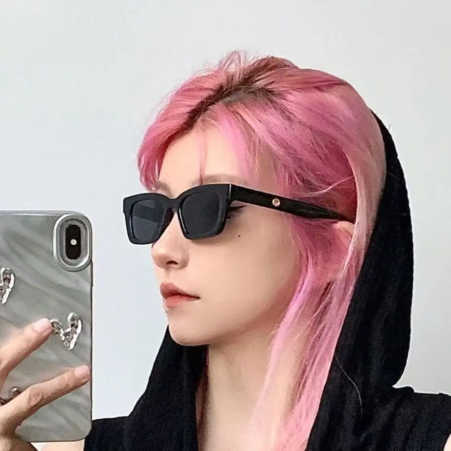 Hochwertige Quadratische Sonnenbrillen für Damen und Herren Freizeit-Reise-Sonnenbrillen Modische Hochwertige Personalisierte Brillen Image