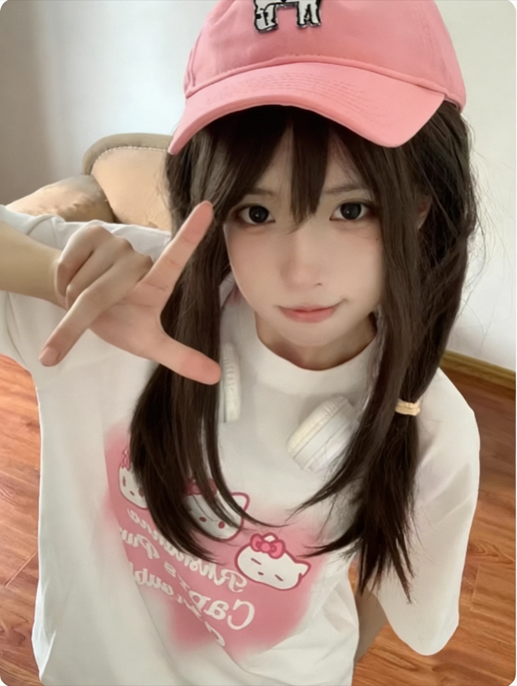 Sanrio 2026 Sommer-Comic-Form Hello Kitty Motiv 100% Baumwolle Bedrucktes Freizeit-T-Shirt für Erwachsene und Kinder Eltern-Kind-Oberteil Freizeitkleidung