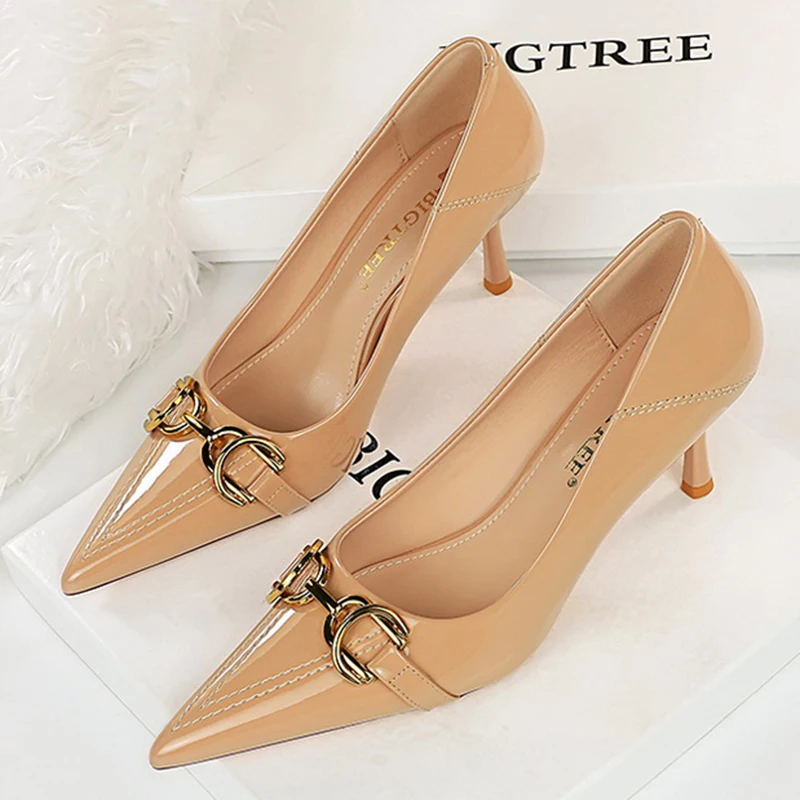 Frauen Neue Elegante 7 cm 10,5 cm High Heels Pumps Weibliche Rote Hochzeit Premium Kleid Schuhe Dame Trendy Metall Dekoration schuhe