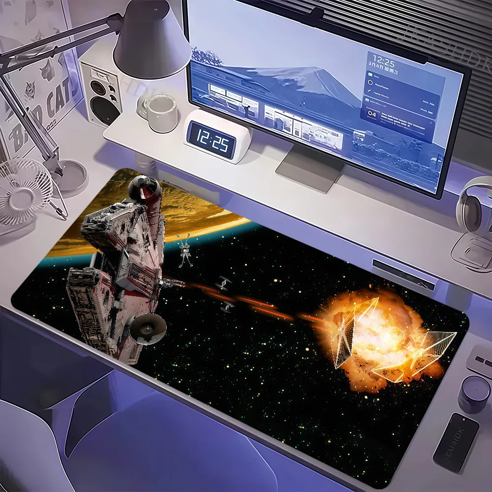 M-Millennium Falcon Space Spacecraft Astronaut Mauspad, rutschfest, verdickt, großes Schreibkissen mit Lockedge, für Büro, Studenten, Gaming Image