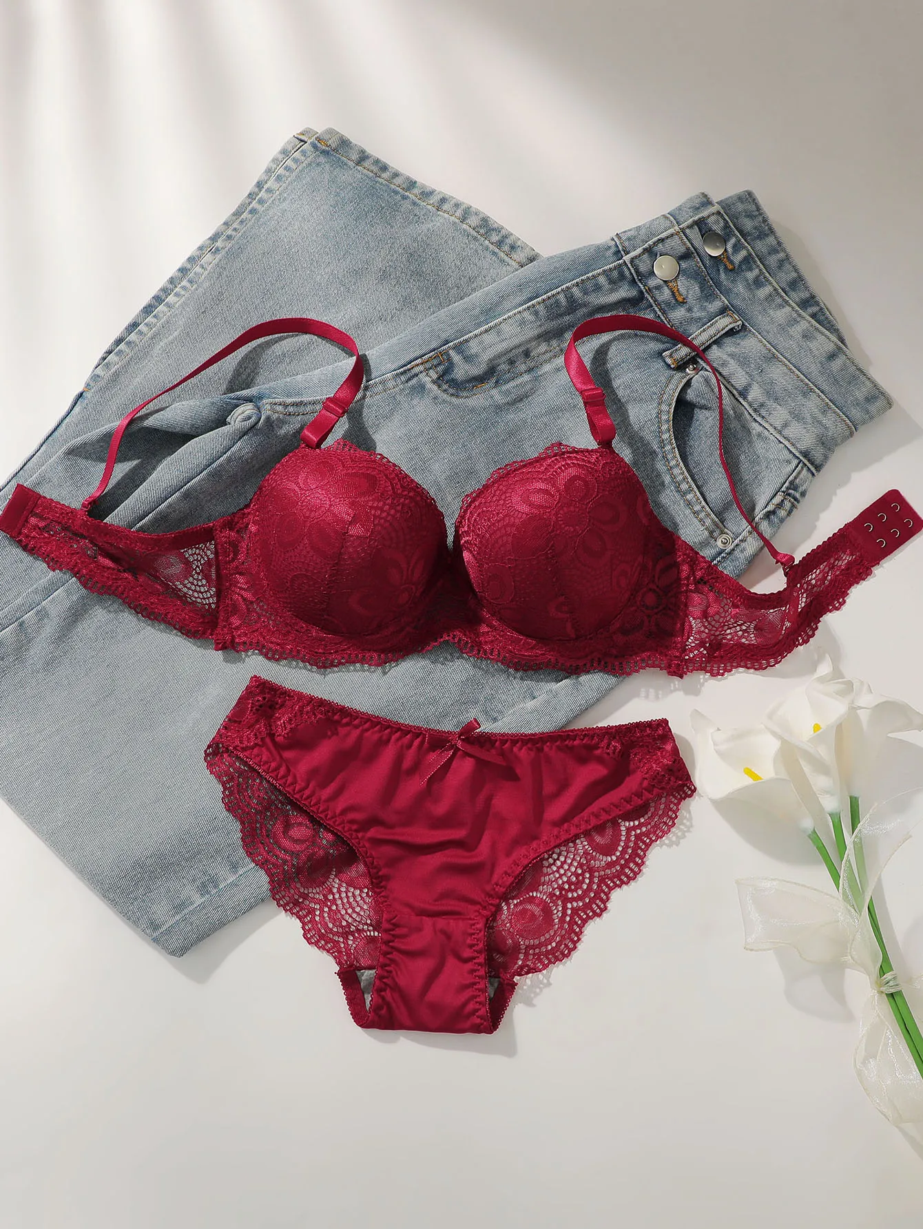 Set di reggiseni in pizzo rosso per donna, push-up con ferretto, imbottiti, set di lingerie sexy trasparente, reggiseno e slip, abbigliamento intimo da donna
