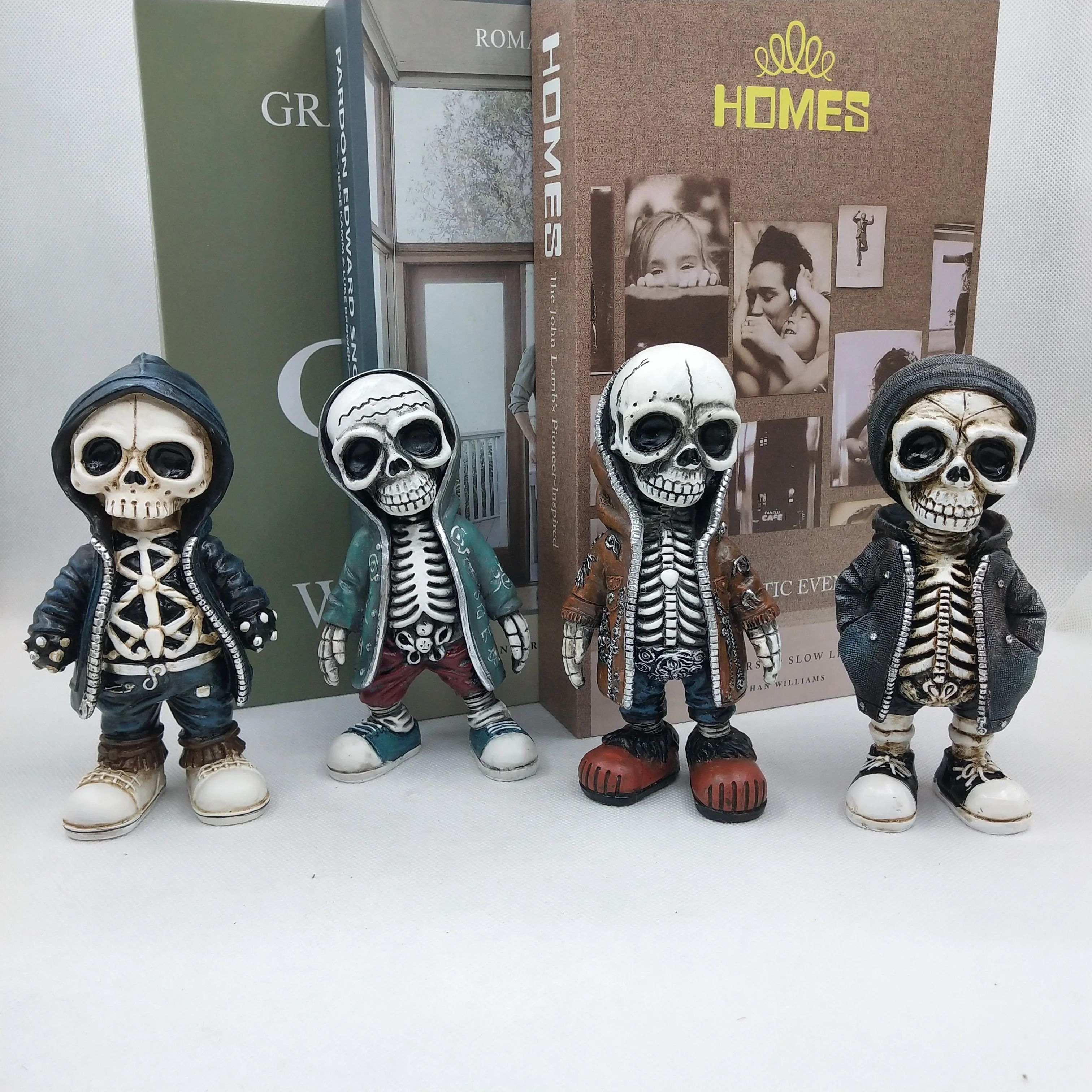 Cool Skeleton Figurine Resin Skull Statue Halloween Desk Decor c