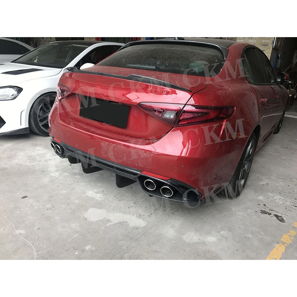 Spoiler per labbro diffusore paraurti posteriore in fibra di carbonio per Alfa Romeo Giulia Standard / Sport Car Decorazione FRP Body Kit 2017 +