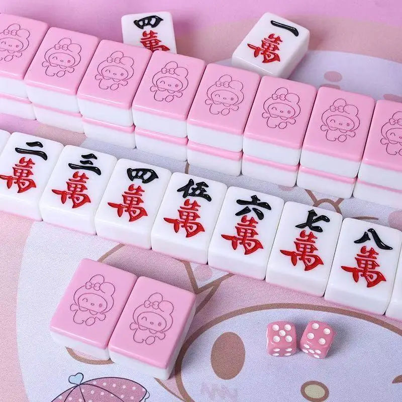 144-teiliges Sanrio Mahjong-Komplettset, Hello Kitty My Melody, Mini, 26 mm, tragbar, rot, rosa, Mahjong-Spielzeug, Familien-Partyspiele, Weihnachtsgeschenke