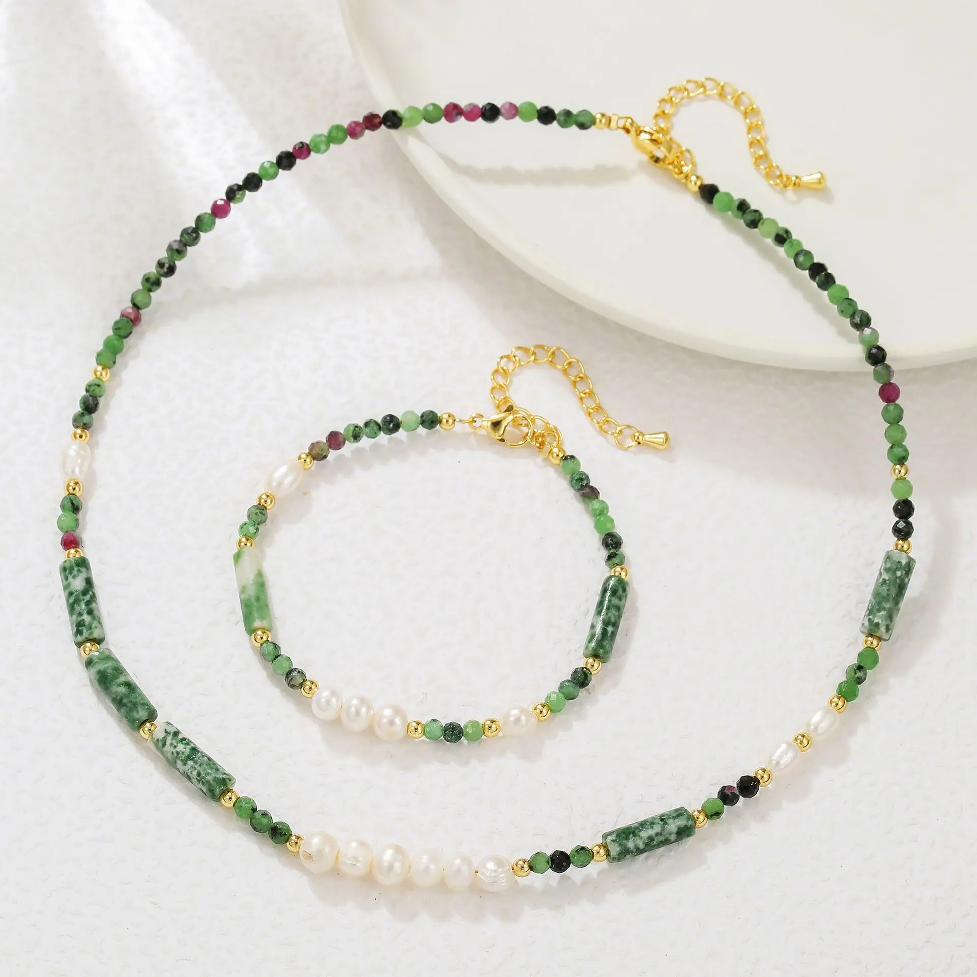 Perline verdi alla moda Pietra Perla d'acqua dolce naturale Set di gioielli da donna in oro 14 carati Collana da donna Bracciale Regali di anniversario
