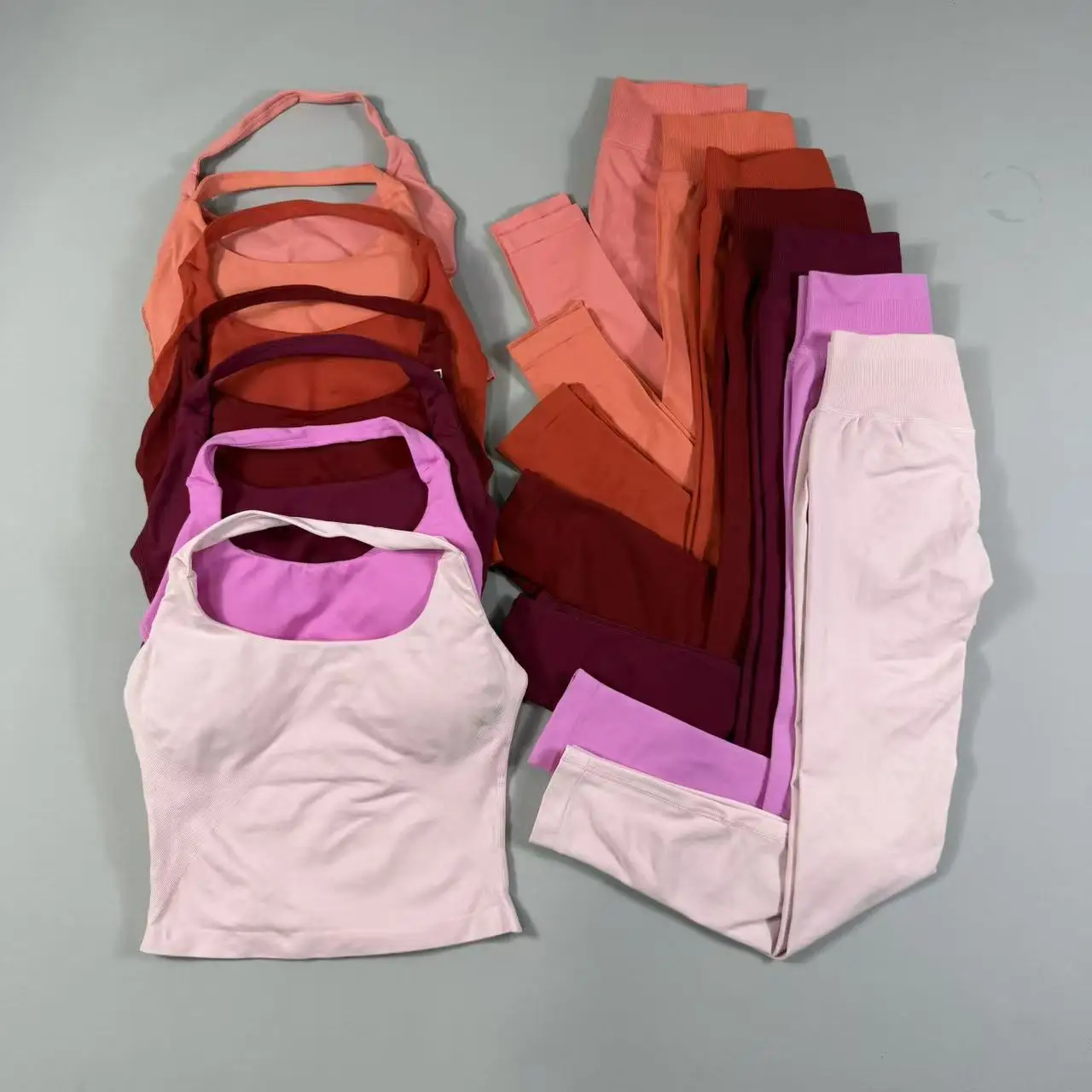 UETEEY Ensemble de sport 2 pièces pour femme : Tenue de yoga, vêtements de sport, ensembles de fitness, survêtements, haut de sport et leggings de gym