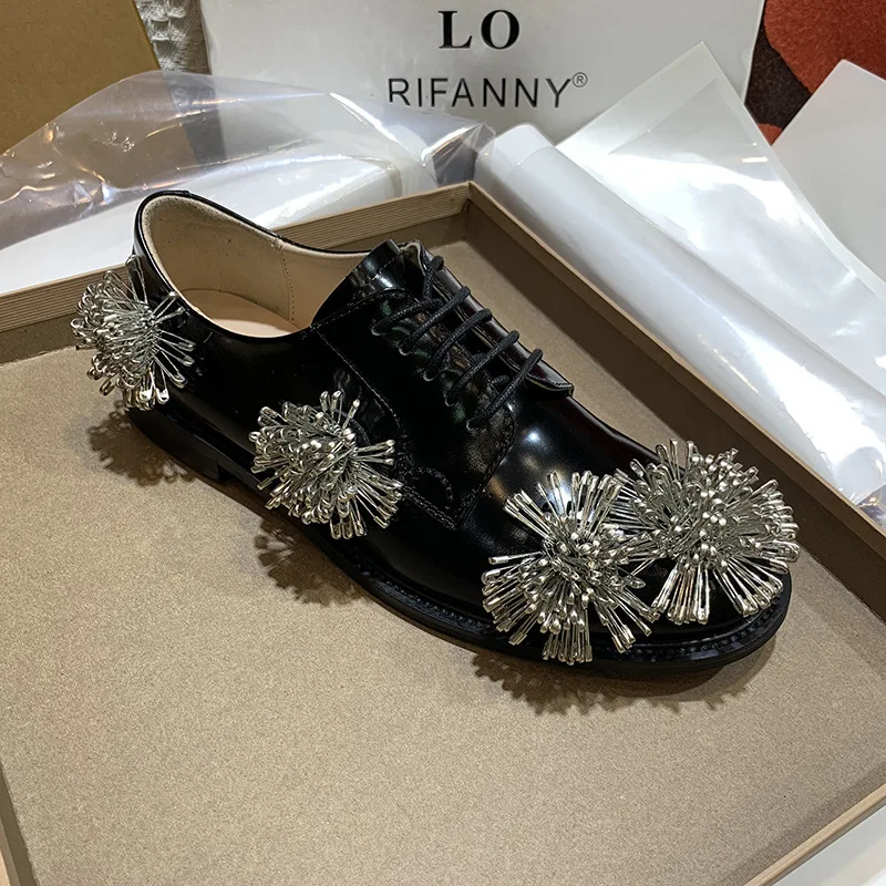 Damen 3D-Blume, kleine PU-Lederschuhe, britischer Stil, Damen-Schnürschuhe, Retro-Schwarz, einzelne Schuhe, rutschfeste Freizeitschuhe