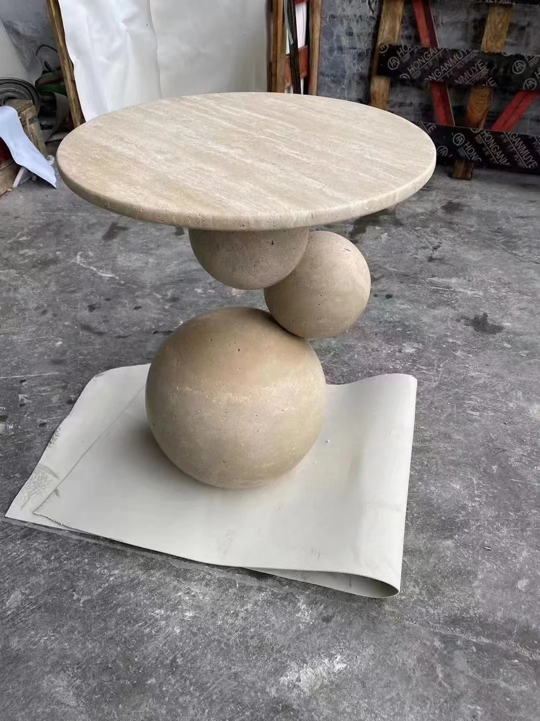 Maßgefertigter Couchtisch aus Naturmarmor, hochwertige moderne Möbel, Marmor-Beistelltisch/Ecktisch