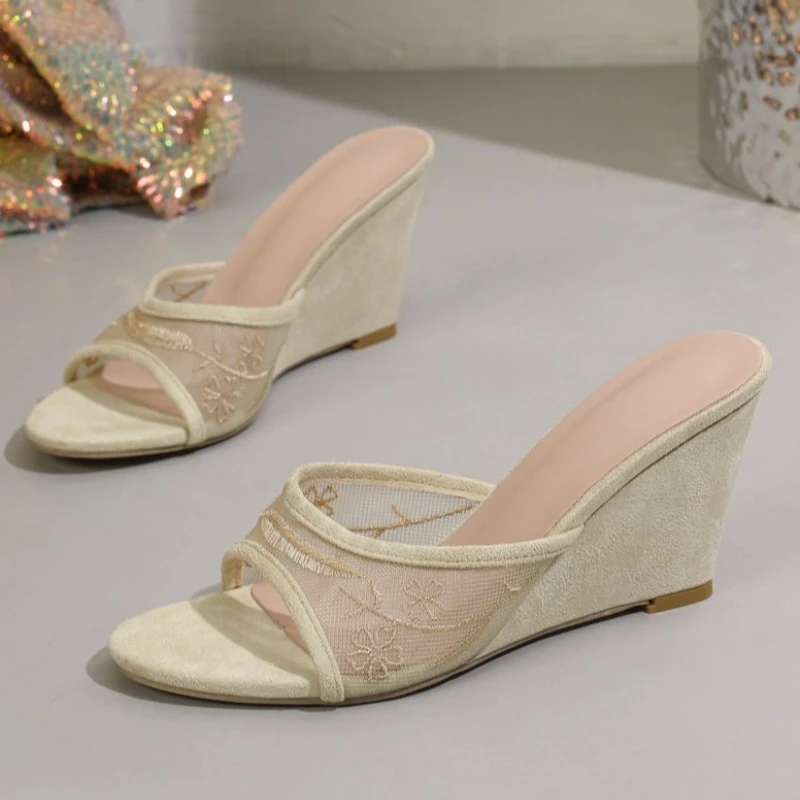 Aneikeh Modische Mesh Peep-Toe Plateau-Keilabsatz Pantoletten Bequeme Damenschuhe Sommer-Slides Zapatos De Mujer
