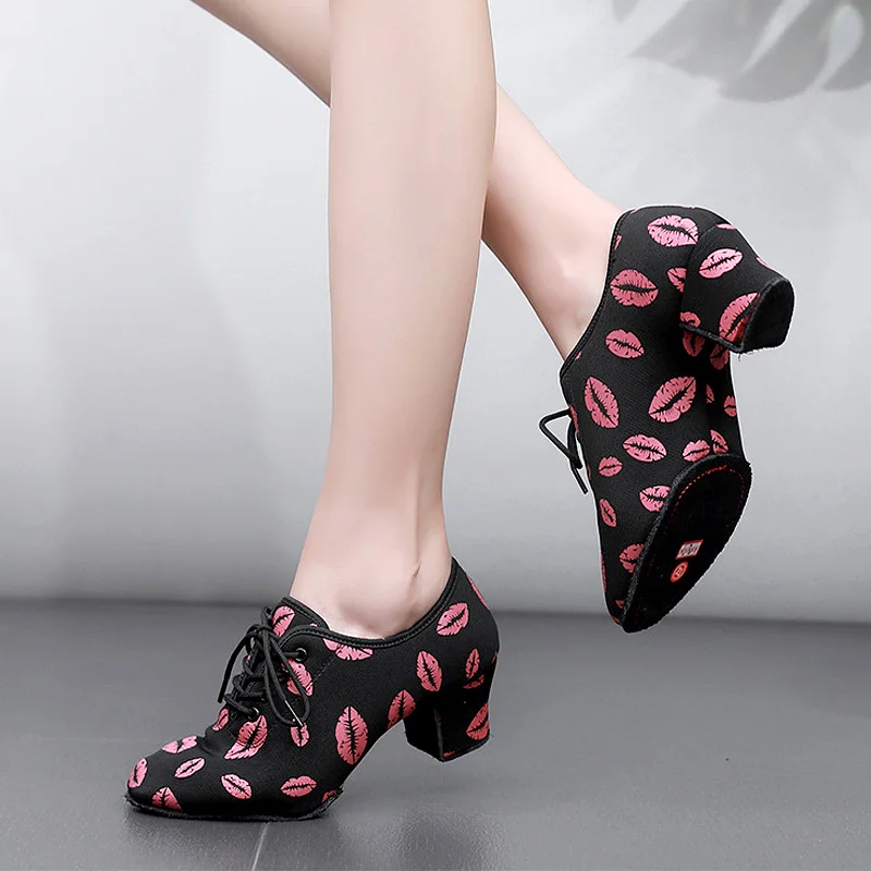 Latin dance schuhe moderne frauen ballroom dance schuhe tango tanzen schuhe für frauen turnschuhe rot lippen salsa tanz schuhe 5 cm
