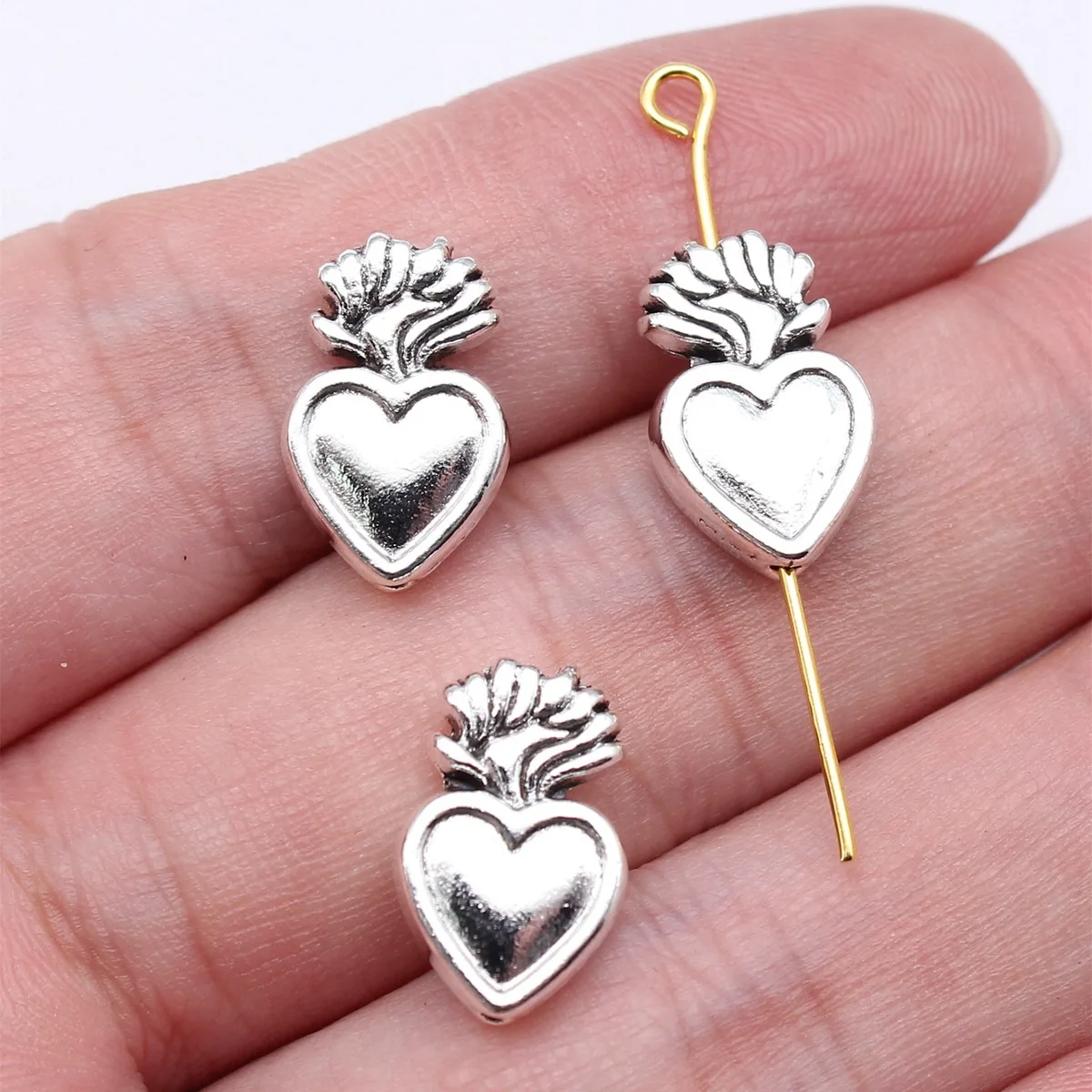 WYSIWYG 10 Stück 15,3 x 9,8 x 3,5 mm Antik-Silber-Farbe, Gothic-Stil, Herz-Perlen, handgefertigte Schmuckzubehör für DIY-Schmuckherstellung