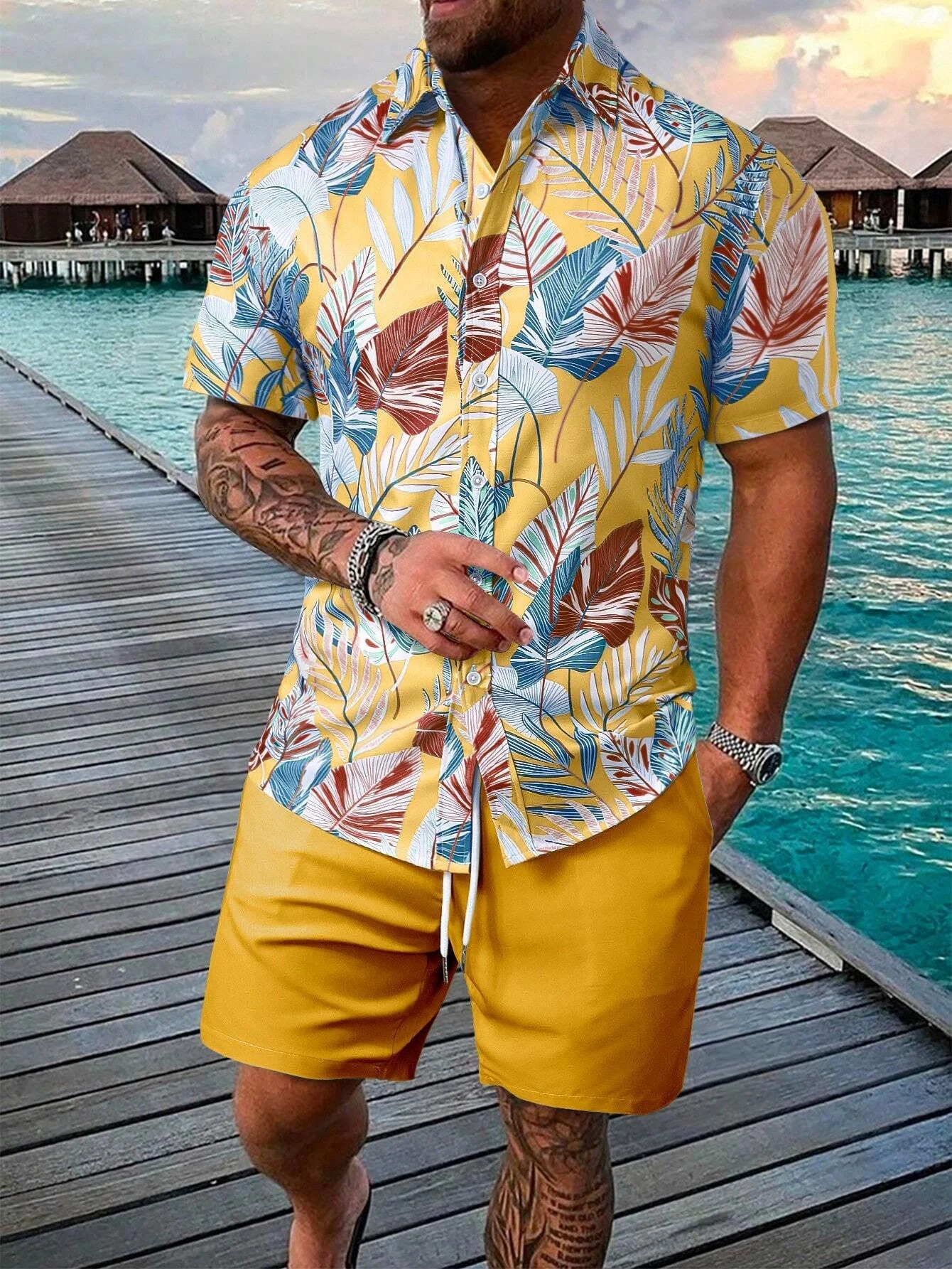 Herren-Hawaiihemd mit tropischem Blumenmuster, kurzärmelig, Button-Down, mit lebendigem Hibiskus- und Palmblättern-Aufdruck, Sommer, lässige Strandkleidung Image