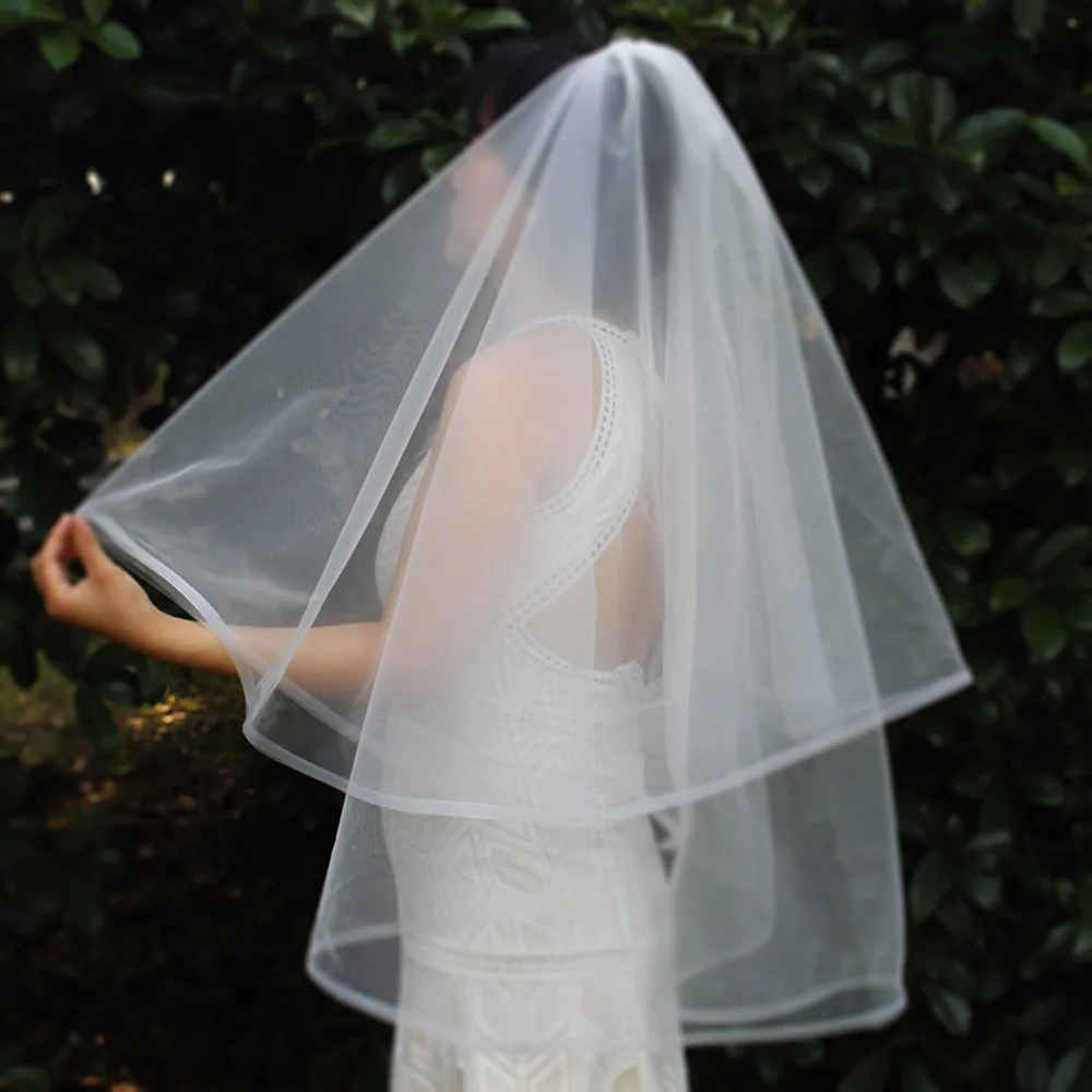 Kurze 2 Schichten Hochzeit Schleier mit Rosshaar Rand 2 T Elegante Neue Weiß Elfenbein Braut Schleier mit Kamm Hochzeit Zubehör