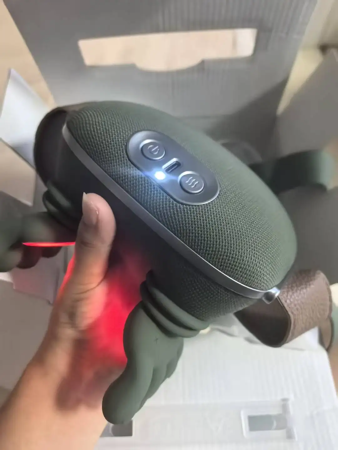 Stoff-Silikon-Gel Bionischer Handmassager N7/N8 Massagegerät ohne Logo Infrarot-Nackenmassagegerät Tragbares Heimmassagegerät Image