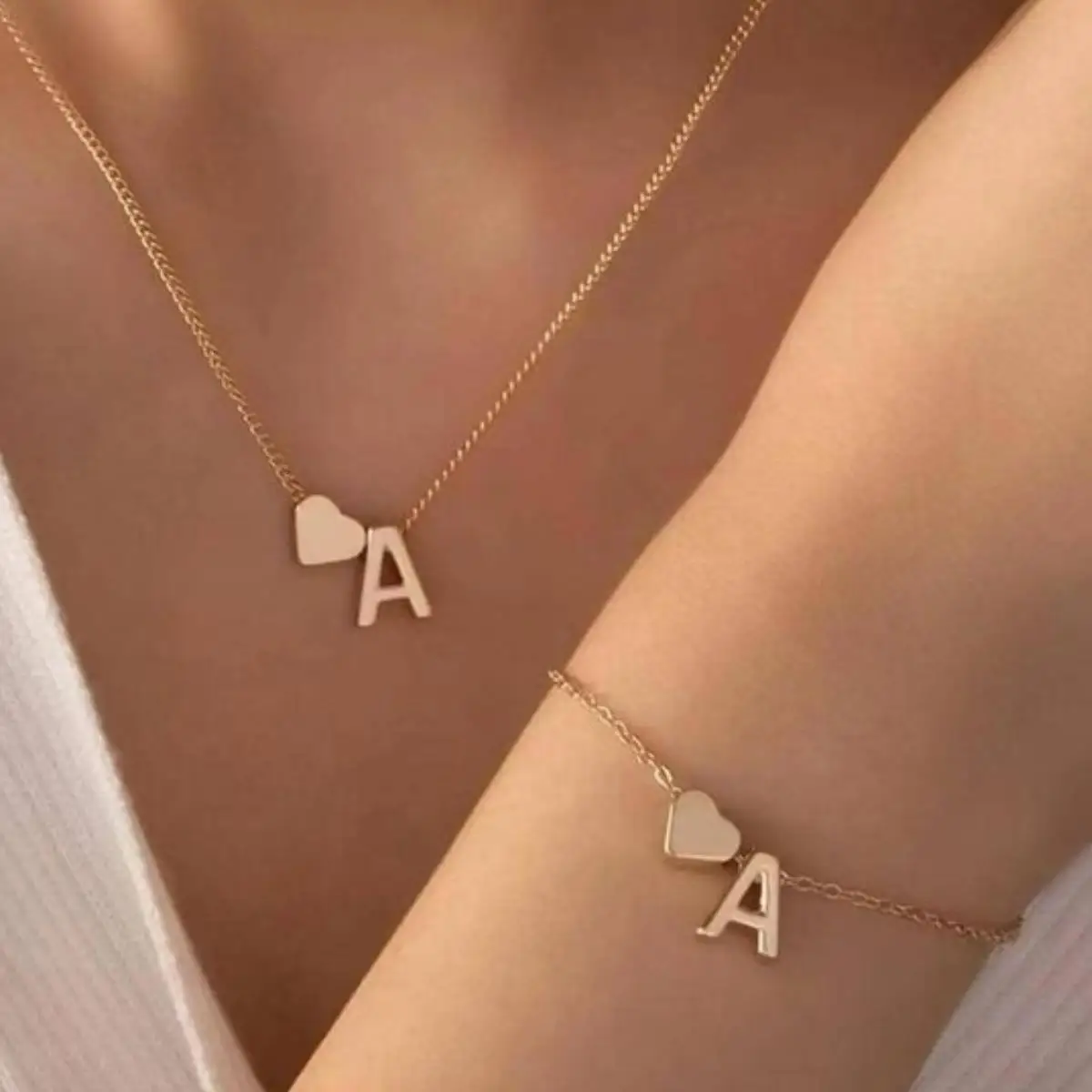 LATS Mode Winzige Herz Zierliche Halskette Gold Silber Farbe 26 Buchstaben Name Halsband Für Frauen Anhänger Armbänder Schmuck Geschenk