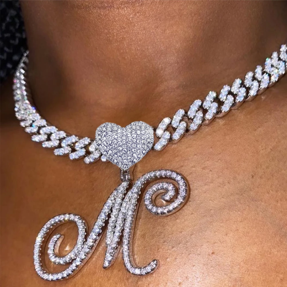 Neue A-Z Kursive Brief Herz Anhänger Iced Out Kubanischen Halskette Für Frauen Initial Zirkon Link Kette Halskette Halsband Hip hop schmuck