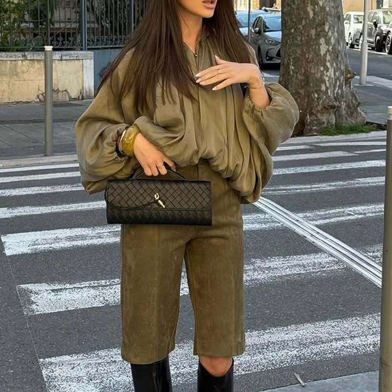 YENKYE Elegante Plissee Grün Oversize Bomber Jacke Frauen Batwing Hülse Revers Kragen 2025, Frühling Mantel Straße Pendler Dame Top