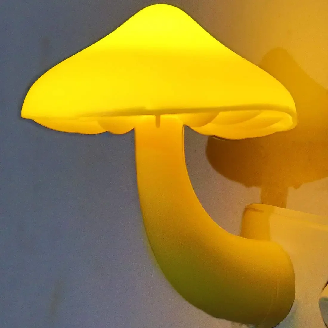 Lichtsensor-LED-Nachtlicht für Erwachsene und Kinder, Nachtlicht, niedliches Pilz-Nachtlicht, Plug-in-Wandlampen für Schlafzimmer, Badezimmer, Toilette