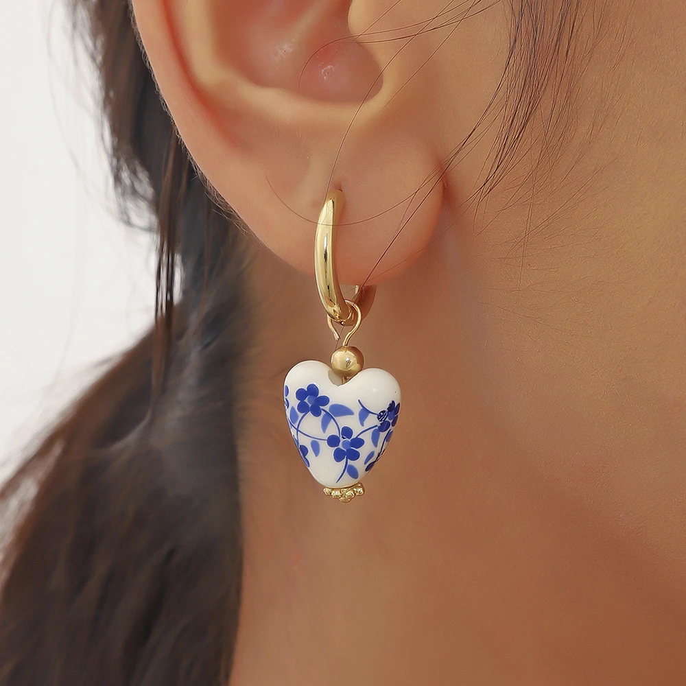 Blaue und weiße Porzellan-Teekanne-Anhänger-Ohrring, Vintage-Keramik, Herz, Kugel, Perlen, baumelnde Ohrringe, Edelstahl, Schmuck, Geschenk