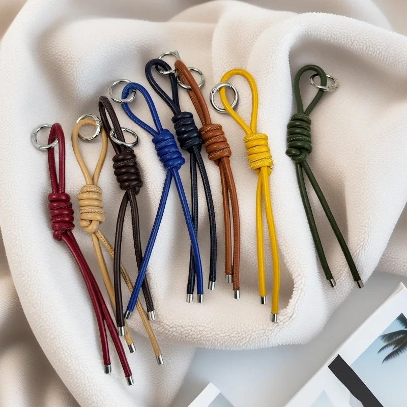 Wunderschöner Schlüsselanhänger aus PU-Seil mit Knoten, einfarbig, dickes PU-Seil, Kunst mit Ringverschluss, Damenhandtaschenanhänger Image