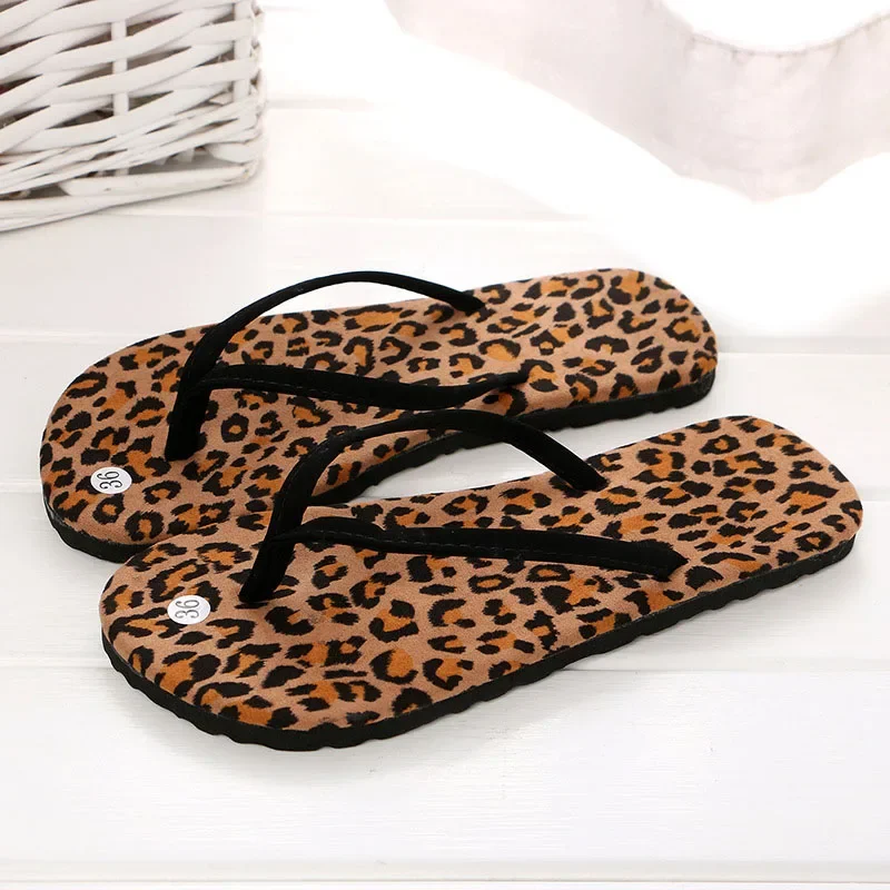 Leoparden muster Flip Flops Frauen Sommer neue hochwertige Strand weibliche Sandalen rutsch feste lässige flache Hausschuhe Polka-Dot Slides Frauen Image