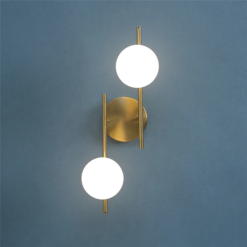 Moderne LED-Wandlampen für den Innenbereich, goldene Wandleuchten mit milchigem Glas, runde Kugel, Nachttisch-Wandleuchten, doppelte G9-Glühbirnen mit Glühbirne