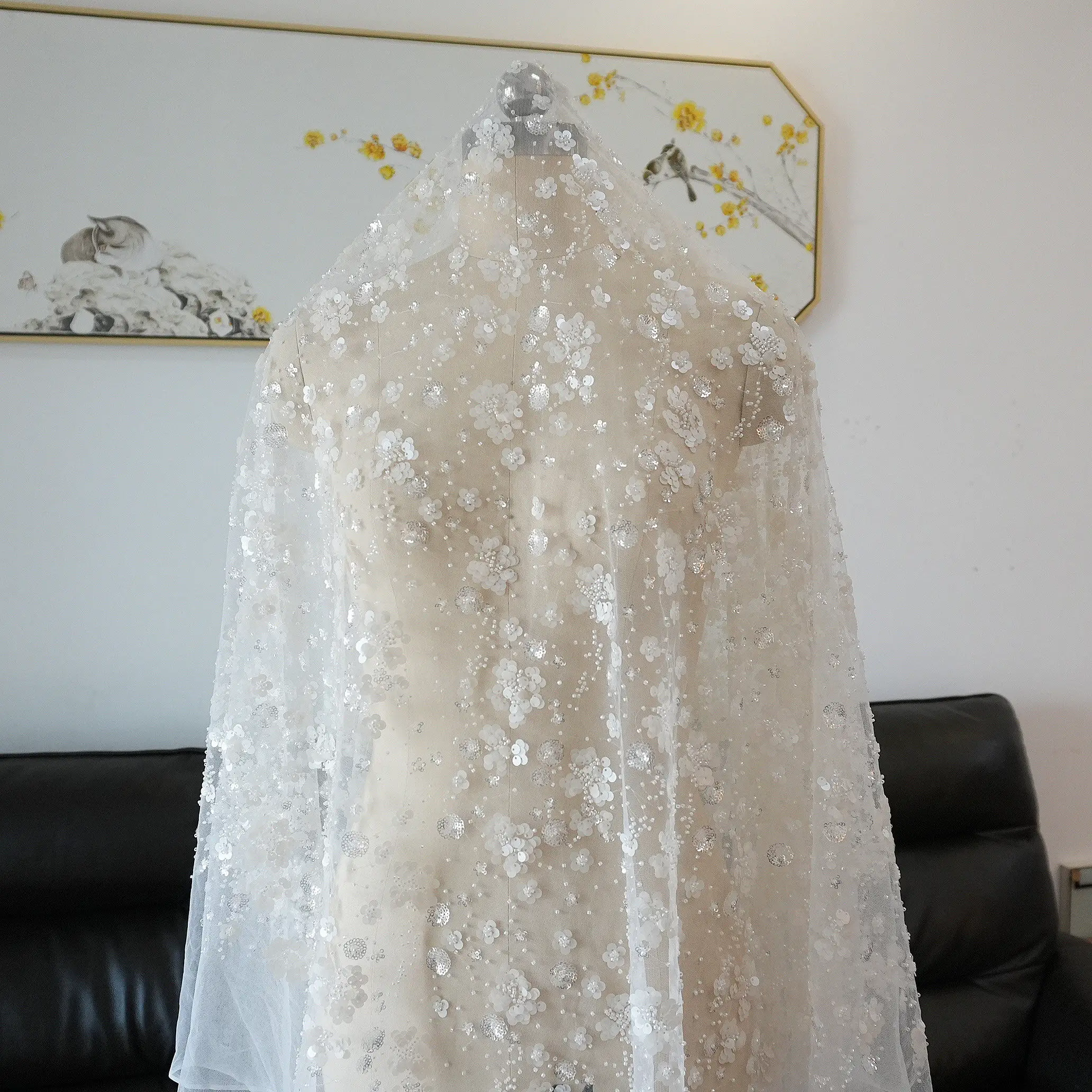 Glitzer-Tüll Hochzeitskleid Trockene Spitze Tela Mesh Perlen Brautkleid Stoff Bestickte Perlen Verschiedene Größen Pailletten-Material Image