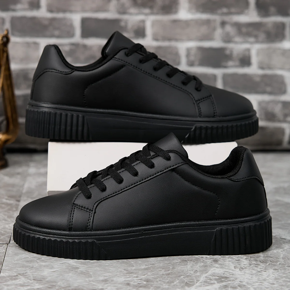 2024 neue männer Turnschuhe Weiß Casual Schuhe Mode Paar Frauen Plattform Wohnungen Alle Passenden Walking Turnschuhe für Männer Bord schuhe Image