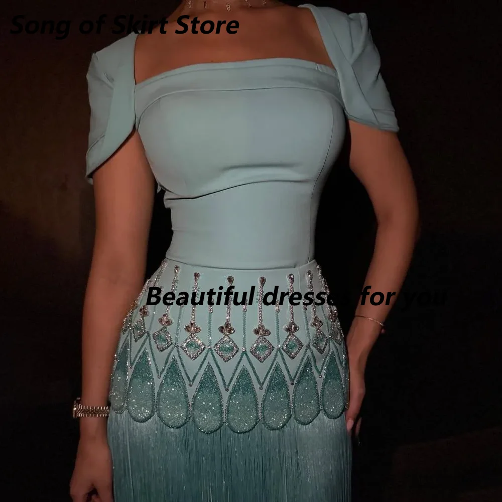 Luxuriöses Kristall-Türkis Abendkleid Maßgeschneidert mit Quadratischem Ausschnitt Kurzen Ärmeln Knöchellang Elegantes Quasten-Partykleid