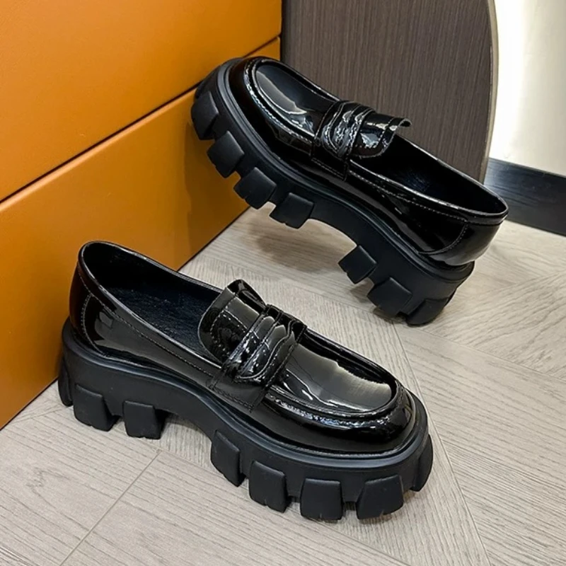 2025 neue Damen-Freizeitschuhe aus Leder mit dicker Sohle, große Schuhe, Größe 35–43, Größe JK, kleine Lederschuhe für Damen