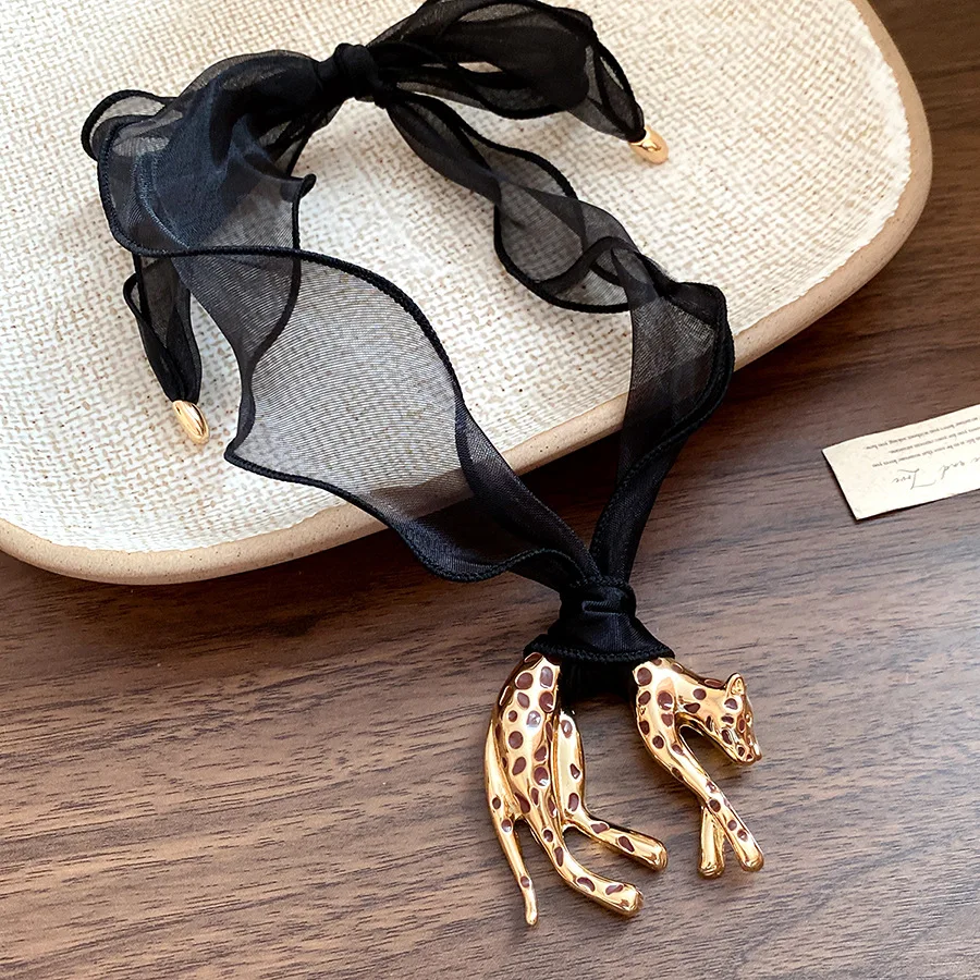 Europäische und Amerikanische Tropft Öl Leopard Anhänger Halsketten für Frauen Kreative Schwarz Mesh Abnehmbare Schlüsselbein Kette Schmuck K1 Image