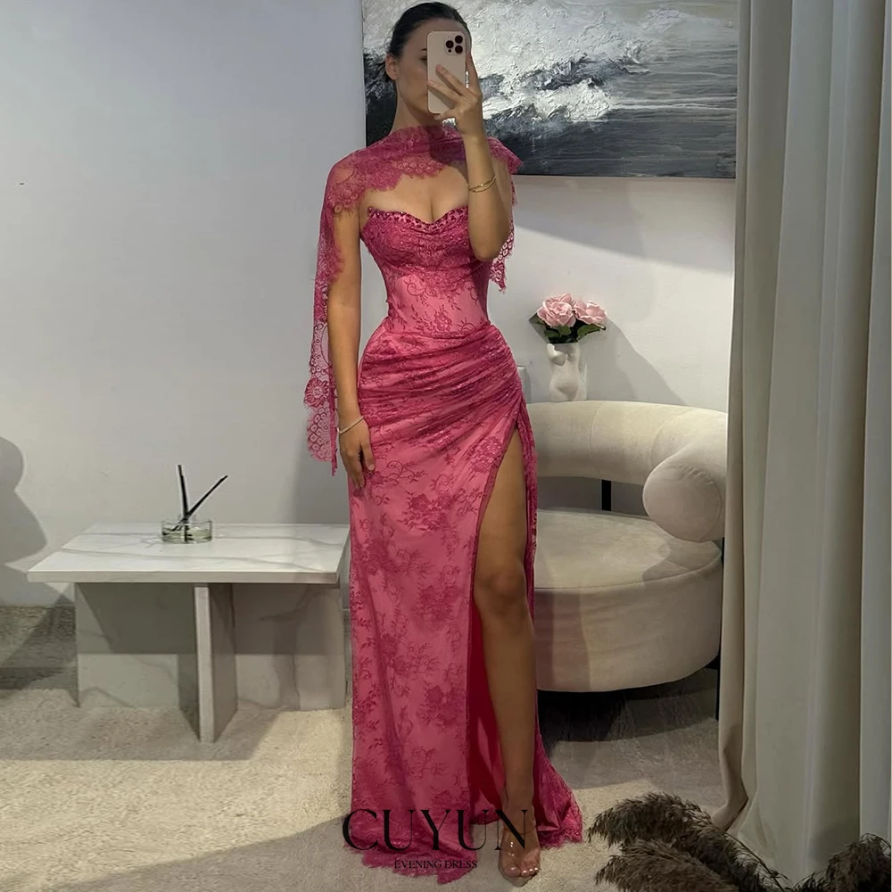 CUYUN 2025, luxuriöse Abendkleider, Spitze, trägerlos, seitlich hoch geschlitzt, Abendkleid, Saudi-Arabien, maßgeschneiderte Fuchsia-Partykleider für Damen Image