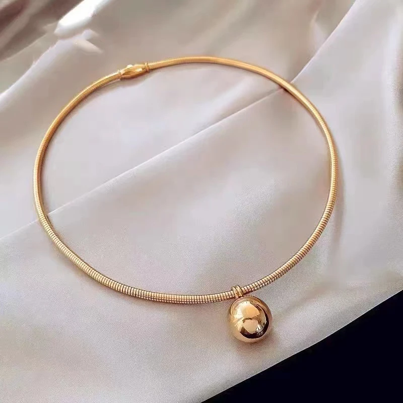 2025 Neue runde Kugel-Anhänger aus Edelstahl, Chockers, Drehmomente, sexy, übertriebene Halskette aus koreanischem Frauen-Modeschmuck für Geschenke Image