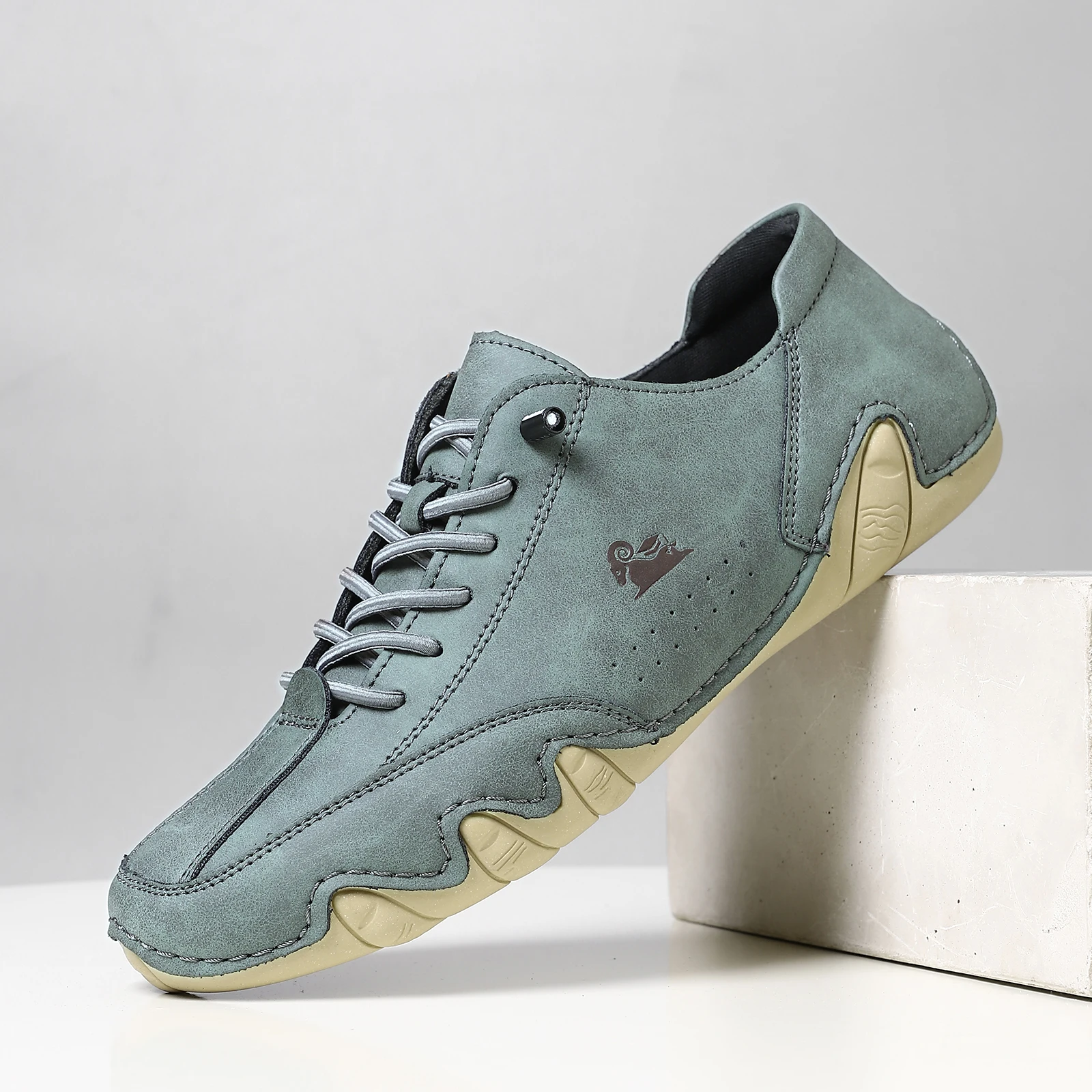 Herrenschuhe für vier Jahreszeiten, neue Freizeitschuhe in Übergröße, modische Low-Top-weiche Sohle, atmungsaktive Outdoor-Schuhe, Sport-Wanderschuhe für Herren