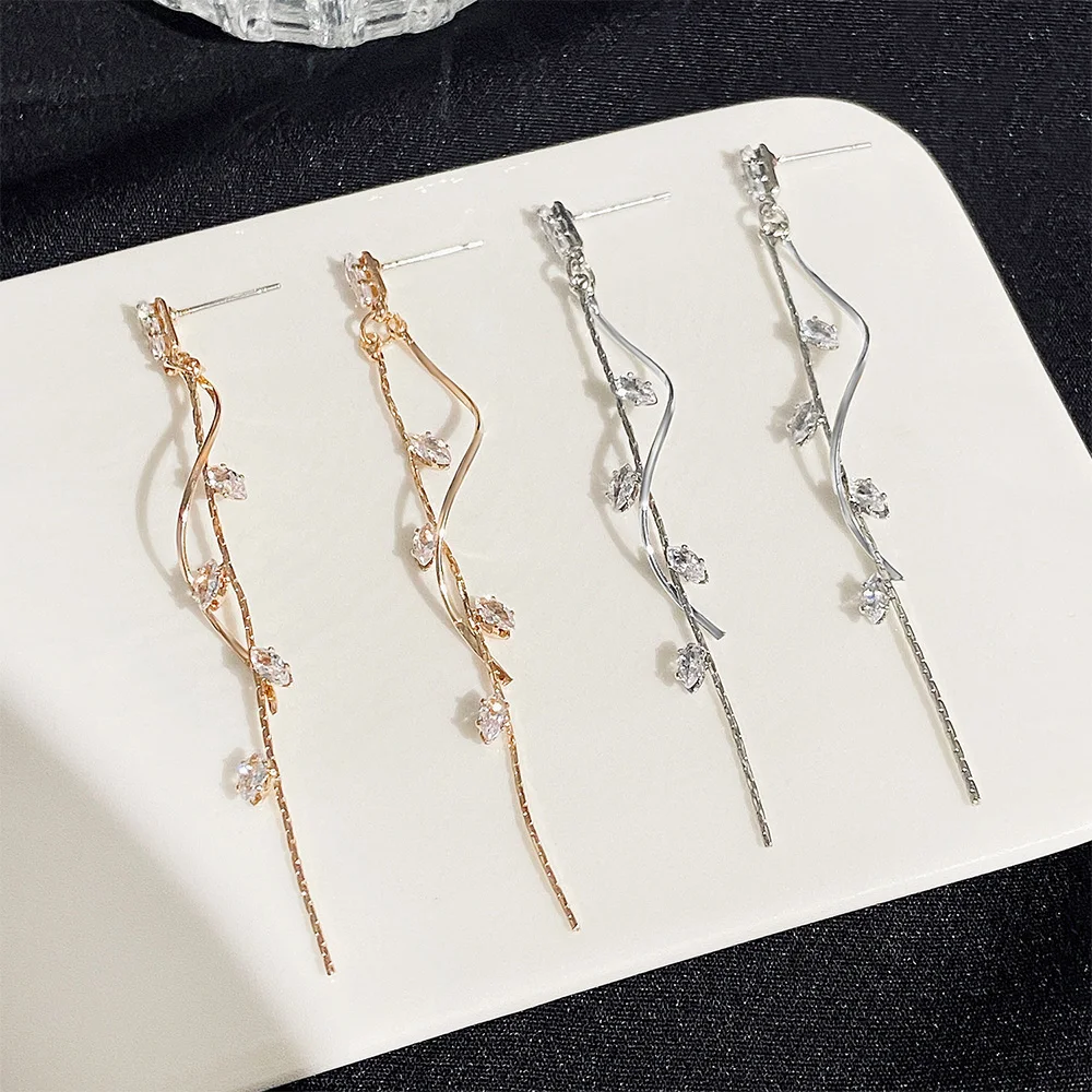Französisch Licht Luxus lange Quaste Ohrringe für Frauen ins Mode rotierende verdrehte Zirkon baumeln Ohrringe Gold Farbe Schmuck kde208 Image