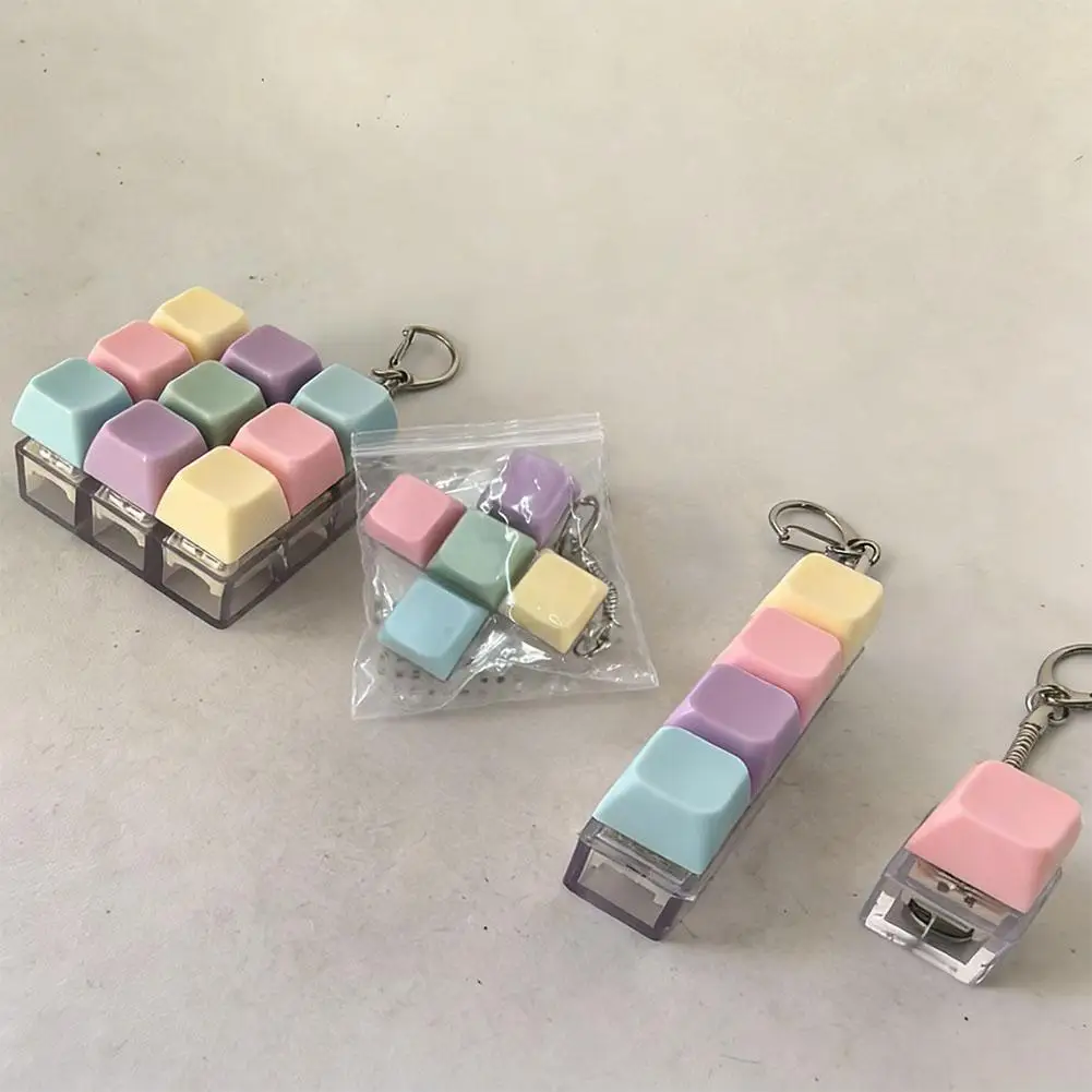 1/4/5/9-Tasten-Schlüsselanhänger: Modisches Tastatur-Fidget-Spielzeug, Tastatur-Clicker-Tastenkappe, Stressabbau-Spielzeug für Erwachsene, Geschenk-Schlüsselanhänger-Ornament Image