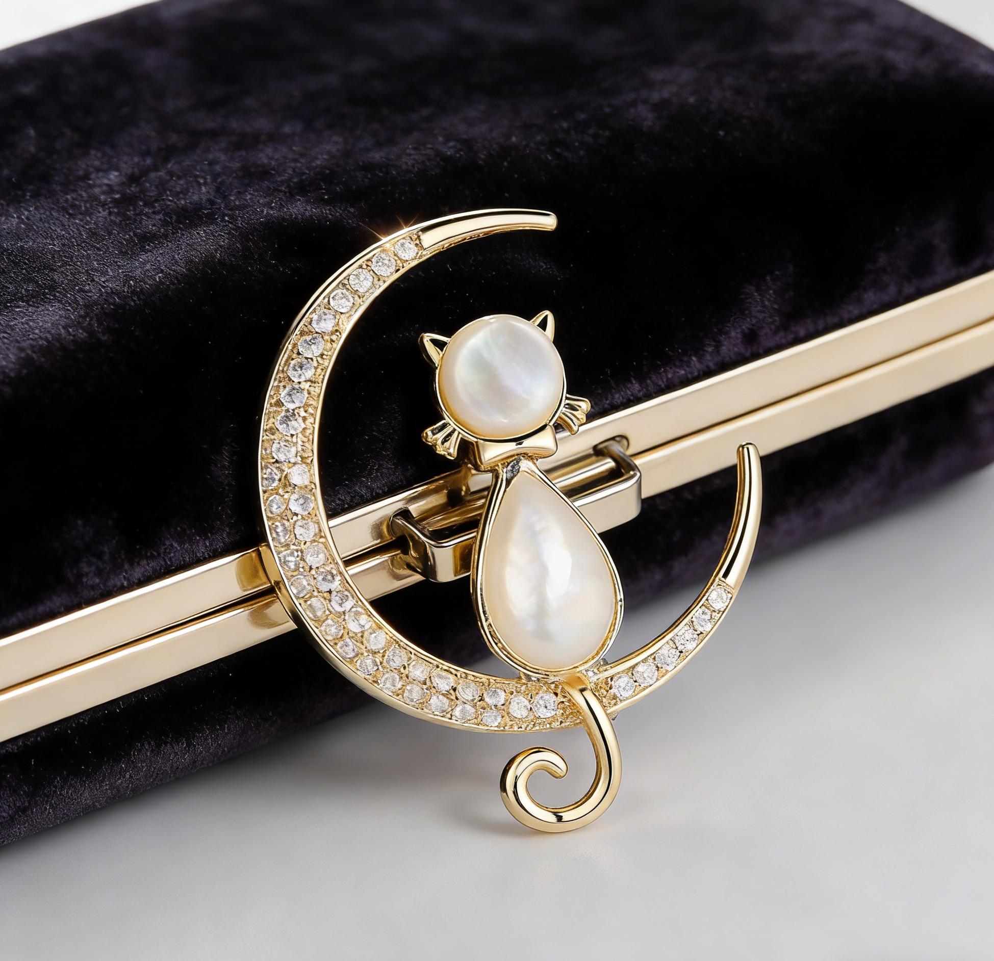 Spilla a forma di gatto con luna crescente, gioiello a forma di gatto con pietra a forma di occhio di gatto, spilla a forma di gatto in oro per blazer