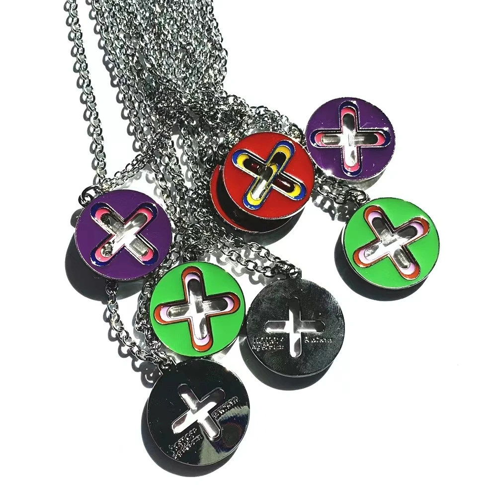 Neue Trendy Marke Kreuz Runde Marke Tropft Öl Anhänger Halskette Hip Hop Nische Design Persönlichkeit Net Rot Gleiche Halskette